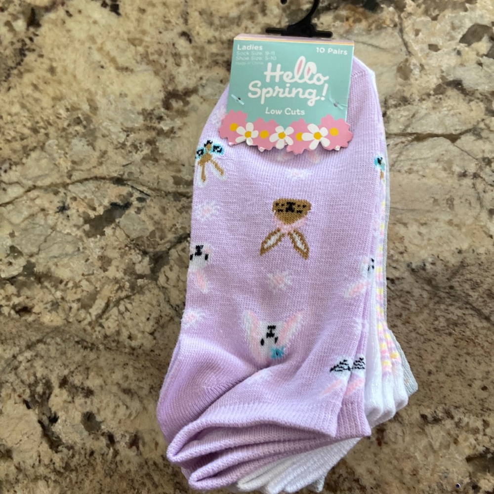 NWT HELLO SPRING WOMEN’S LOW CUTS